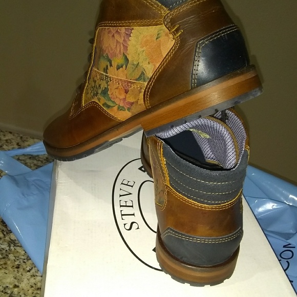 Steve Madden Moss Boots - Picture 6 of 7